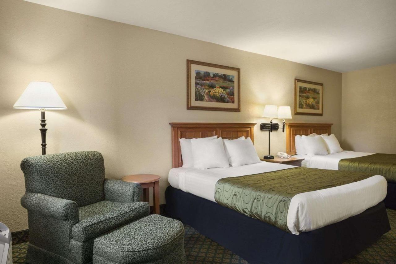 Aquila Atlantis Hotel Heraklion  Luaran gambar A typical Best Western room