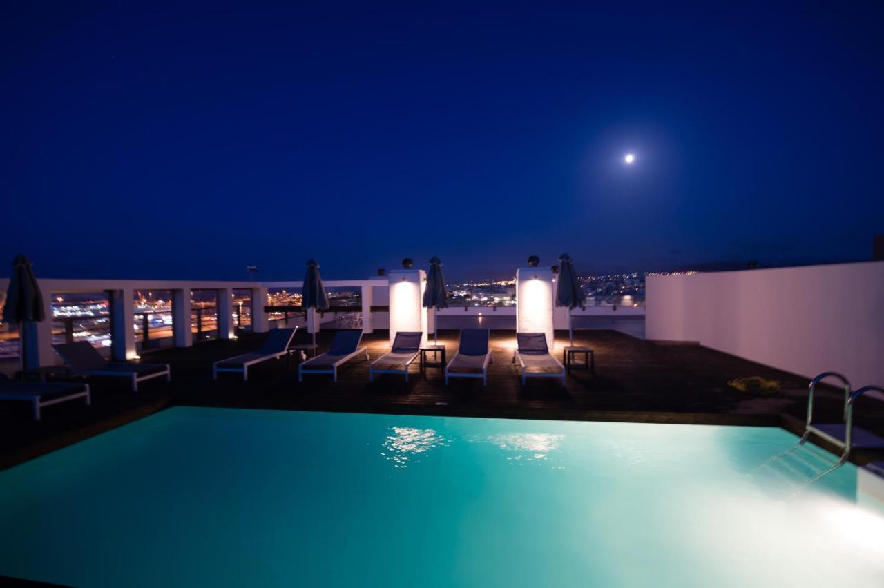 Aquila Atlantis Hotel Heraklion  Luaran gambar Rooftop pool at the Hotel