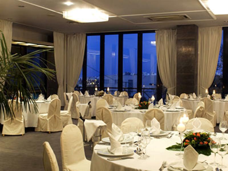 Aquila Atlantis Hotel Heraklion  Luaran gambar The interior of the restaurant