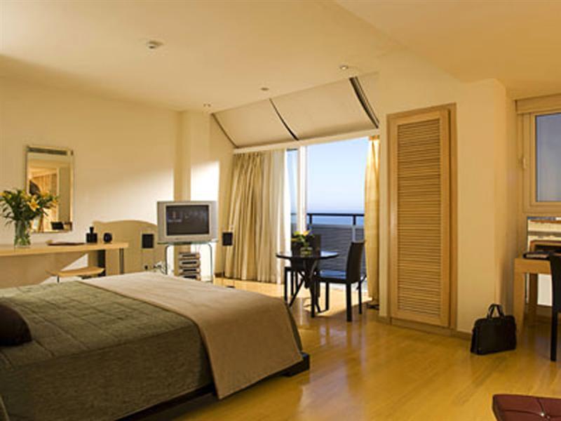 Aquila Atlantis Hotel Heraklion  Luaran gambar A room at the hotel
